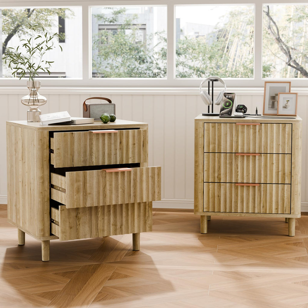 Fluted Nightstand with Charging Station, 2 Drawers Storage Bedside Table, Solid Wood Modern Nightstand with Open Shelf, Curved Profile Design, End Table for Indoor Room Bedroom Office, Oak